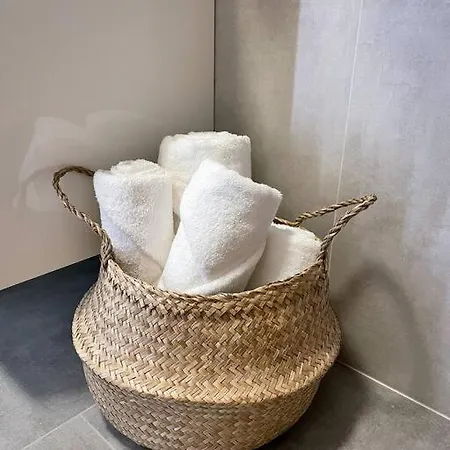 Apartman New One Bedroom With Balcony